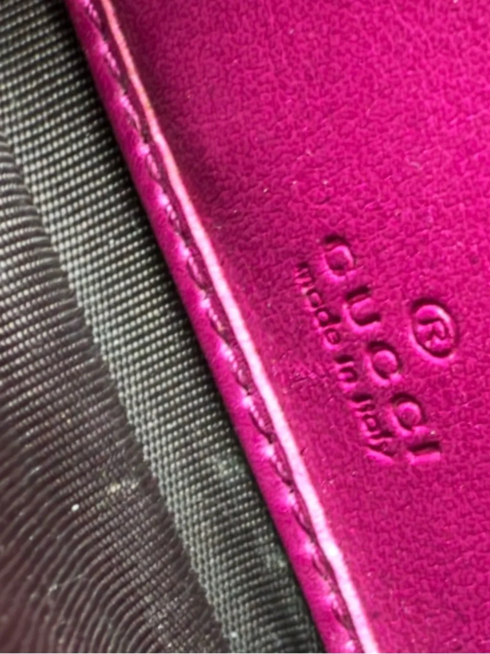 Gucci Patent Microguccissima Nice Wallet in Fuchsia, - Picture 10 of 11